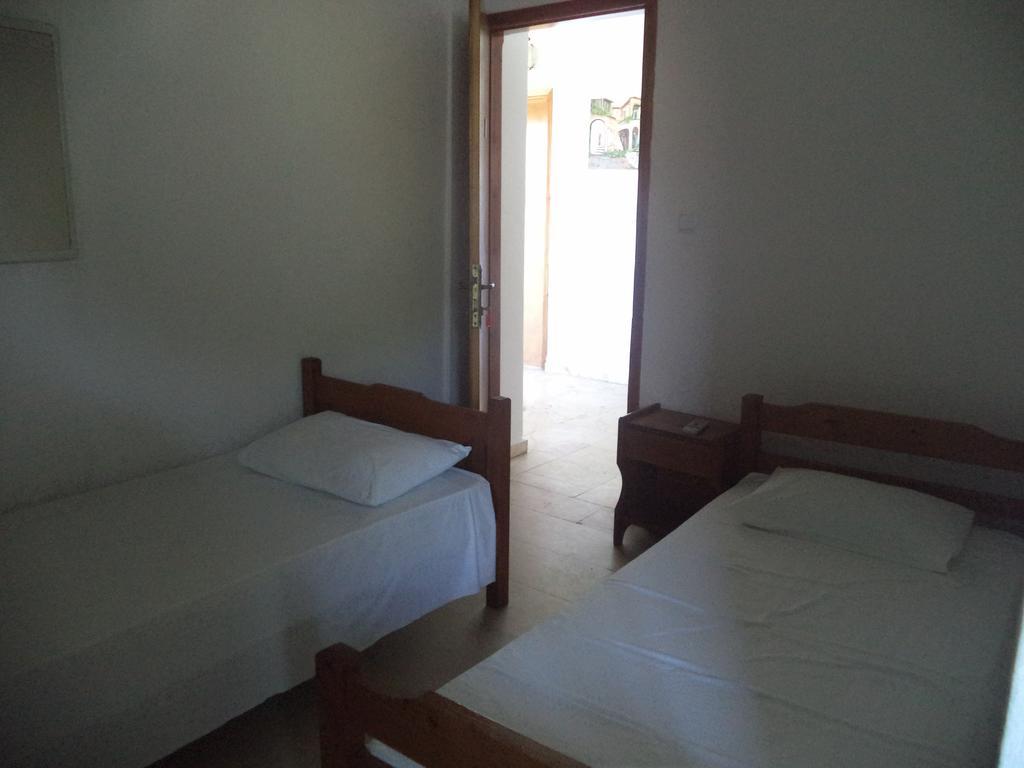 Pension Lakis Prinos  Exterior photo
