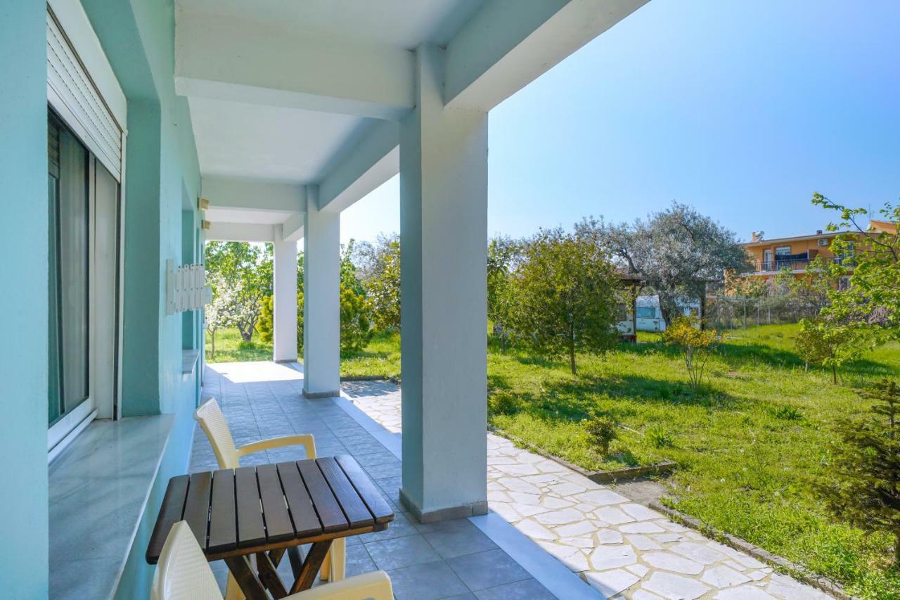 Pension Lakis Prinos  Exterior photo