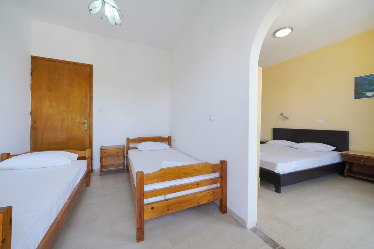 Pension Lakis Prinos  Exterior photo
