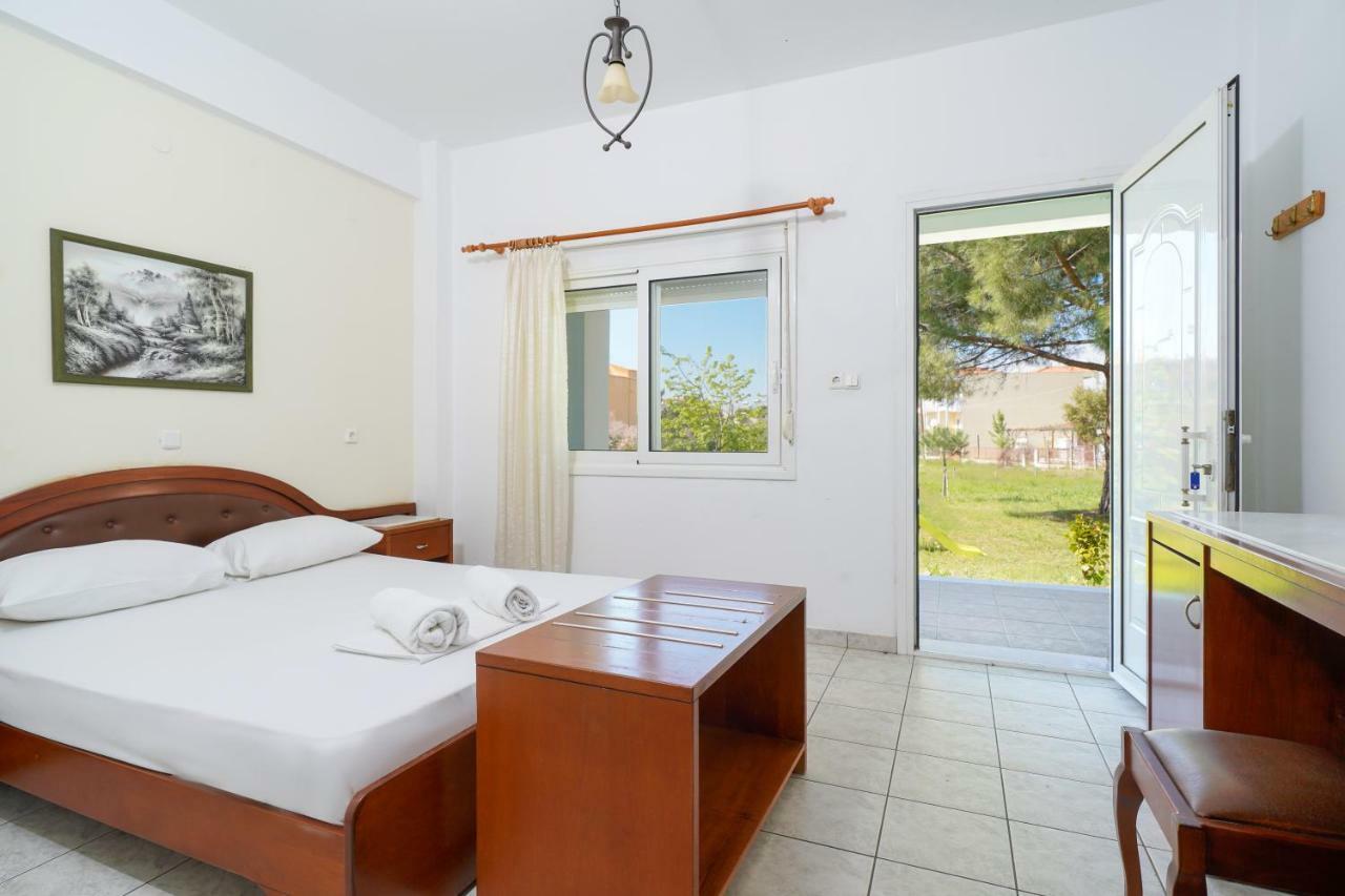 Pension Lakis Prinos  Exterior photo